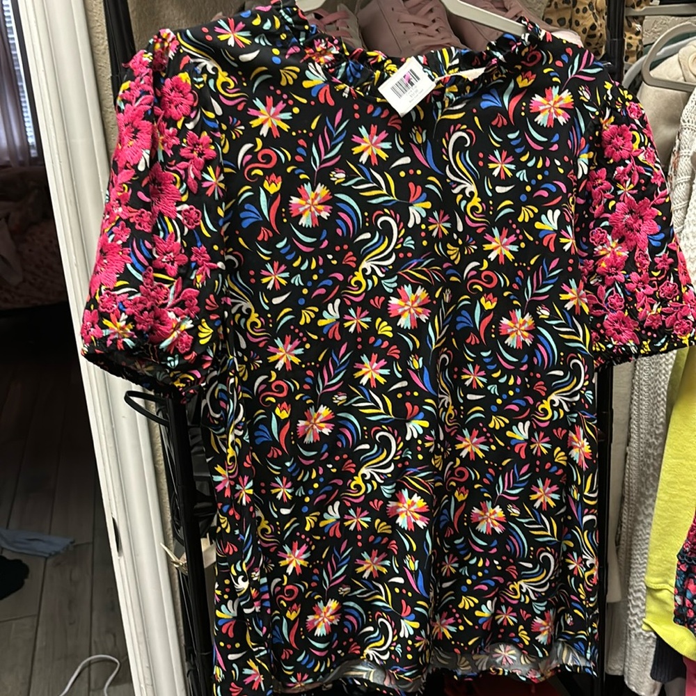 Savanna Jane Top - medium NWT